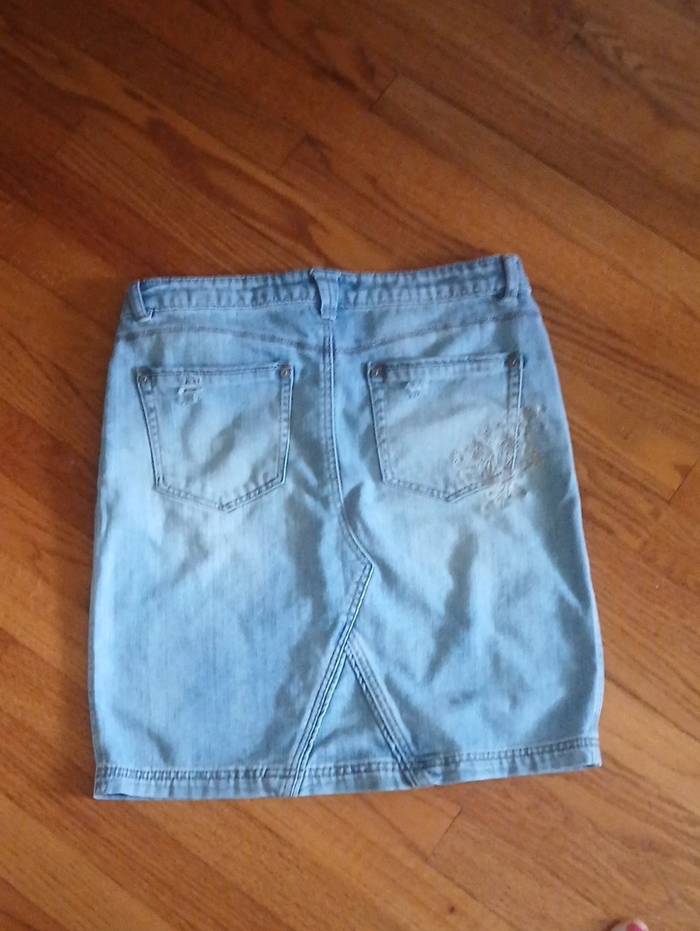 Democracy Light Wash Embroidered & Distresses Denim Skirt ■ Size 4 - Picture 5 of 7